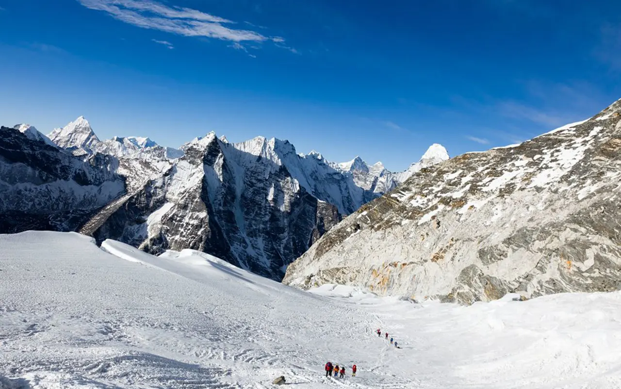 Island Peak And Lobuche Peak Climbing Comparison